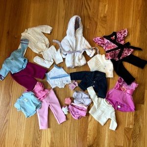American Girl: Bundle of AG brand clothes and outfits